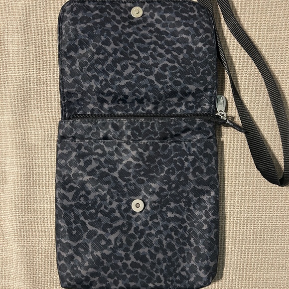 Baggallini Black Cheetah Print Flap Crossbody Bag - Picture 4 of 7
